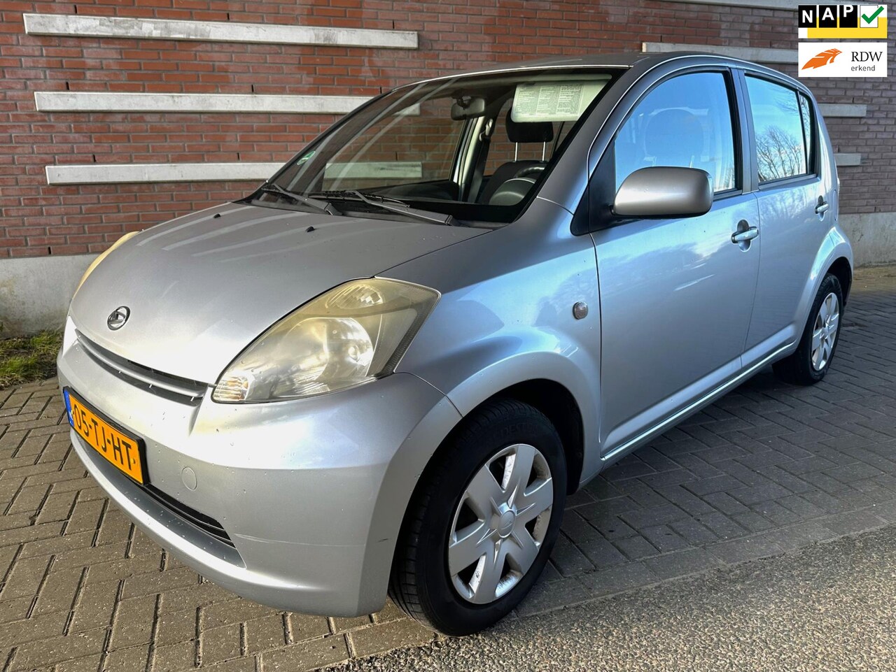 Daihatsu Sirion 2 - 1.0-12V Trend 1.0-12V Trend, Elektr. ramen, stuurbekr., Centr.deurvergr., APK. - AutoWereld.nl