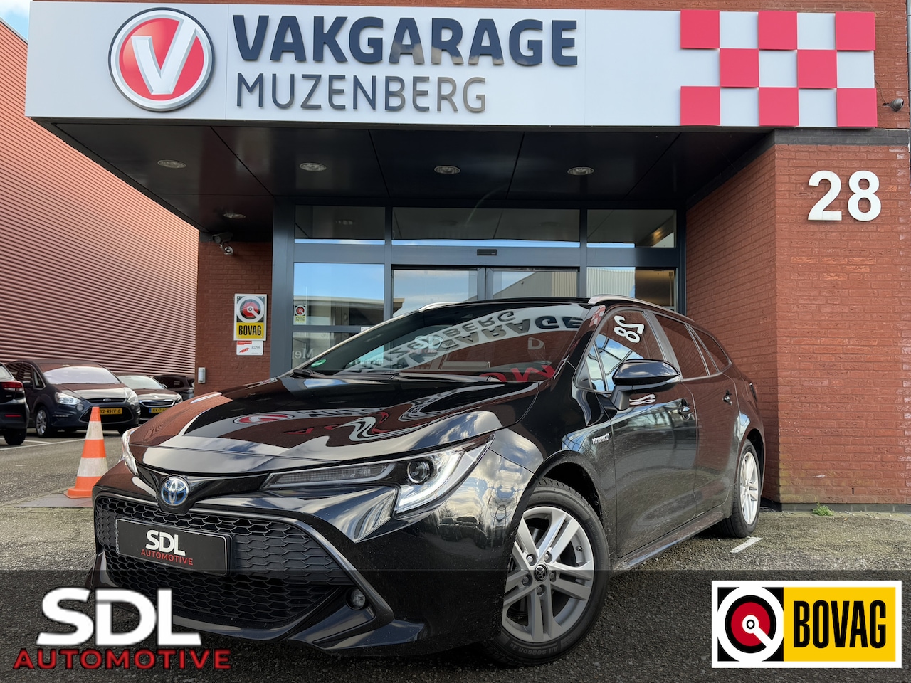 Toyota Corolla Touring Sports - 1.8 Hybrid Dynamic // NAVI // CAMERA // CLIMA // ADAPTIVE CRUISE // STOELVERWARMING // - AutoWereld.nl