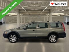 Volvo XC70 - 2.5 T Summum Weinig km, schuifdak, electr. verst. stoelen