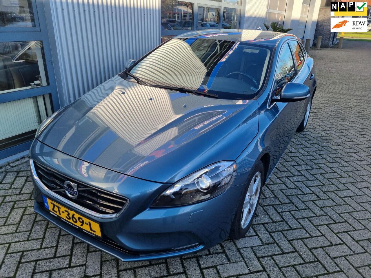 Volvo V40 - 2.0 D3 Summum / automaat / volledige historie - AutoWereld.nl