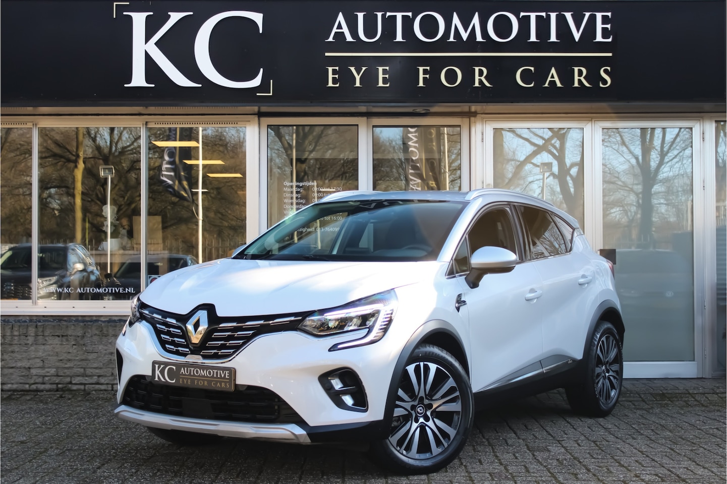 Renault Captur - 1.6 E-Tech Hybrid 145 Initiale Paris Camera | Keyless - AutoWereld.nl