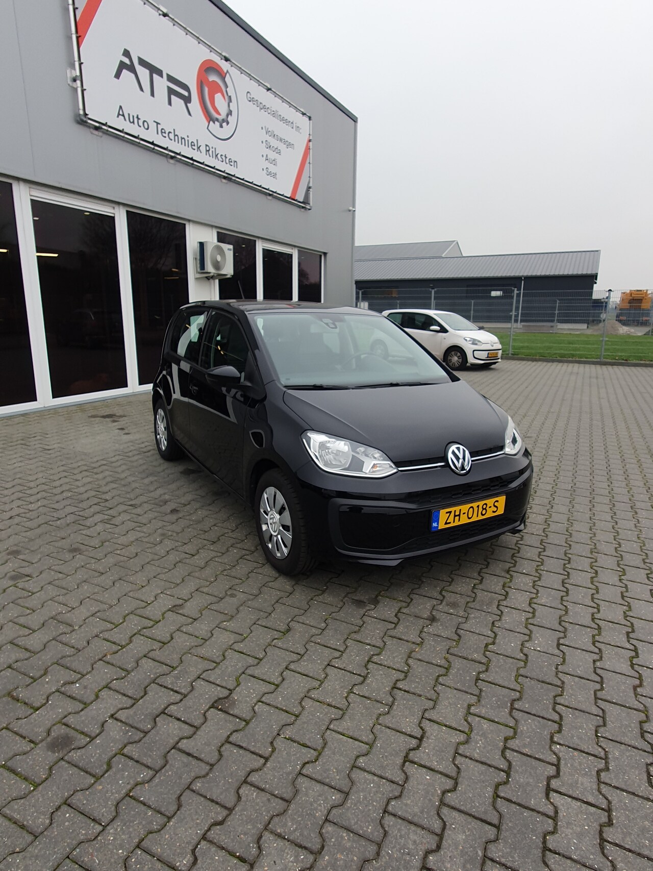 Volkswagen Up! - 1.0 BMT move up! nette auto - AutoWereld.nl