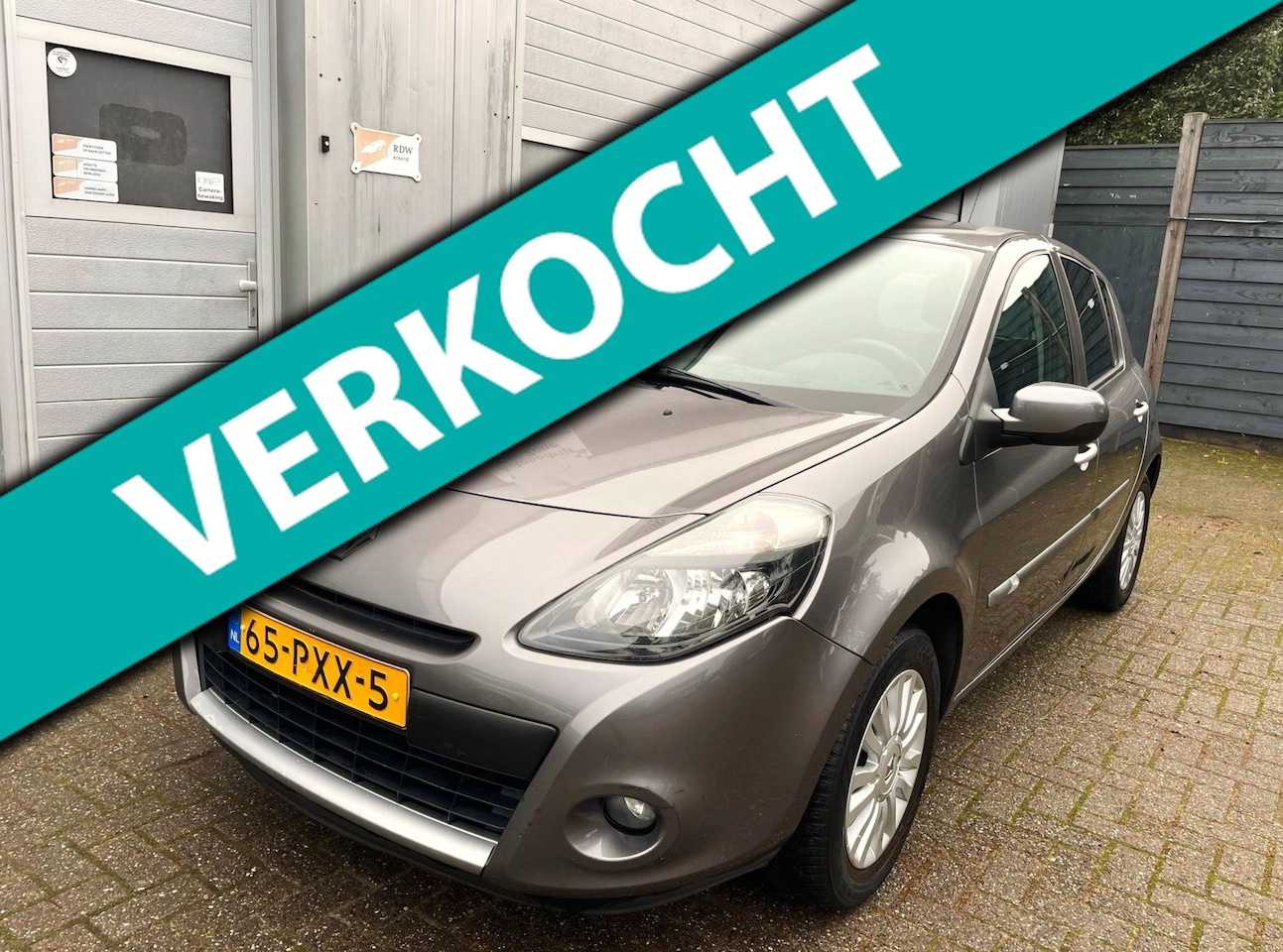 Renault Clio - 1.2 5DR-Airco-Cruise-L.mVelgen-Trekhaak-New APK - AutoWereld.nl