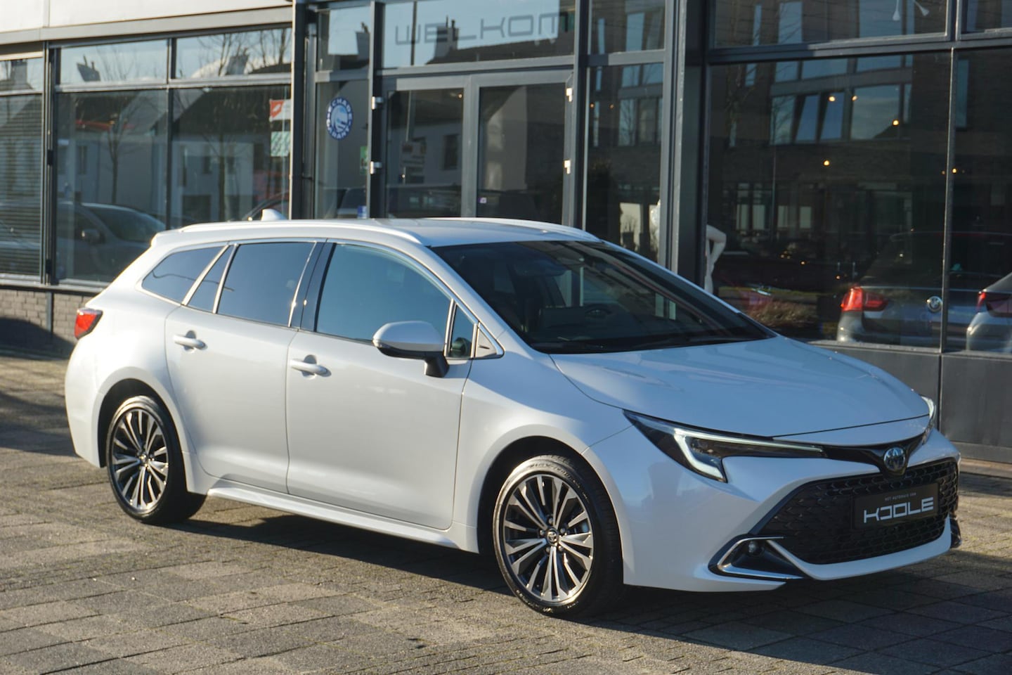 Toyota Corolla Touring Sports - Hybrid 140 Business Plus - AutoWereld.nl