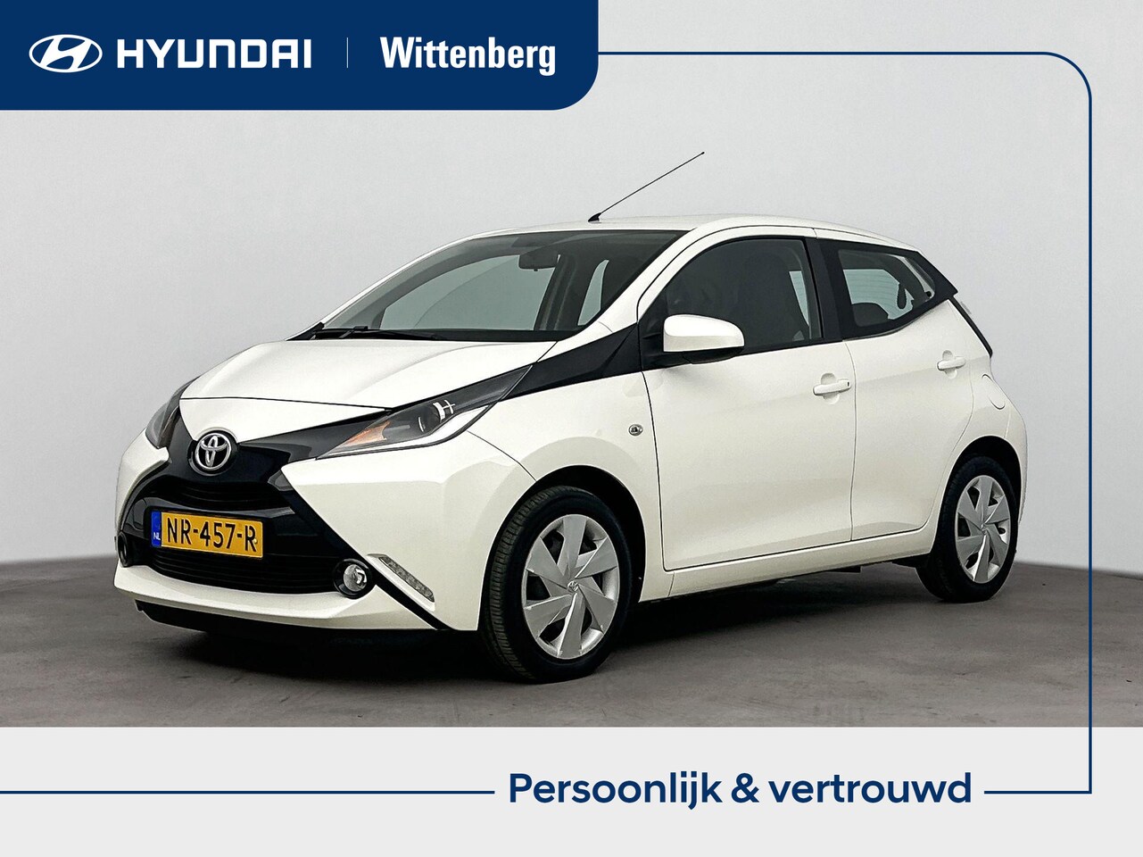 Toyota Aygo - 1.0 VVT-i x-play | Apple Carplay | Camera | Bluetooth | Airco | El. bed. ramen | - AutoWereld.nl