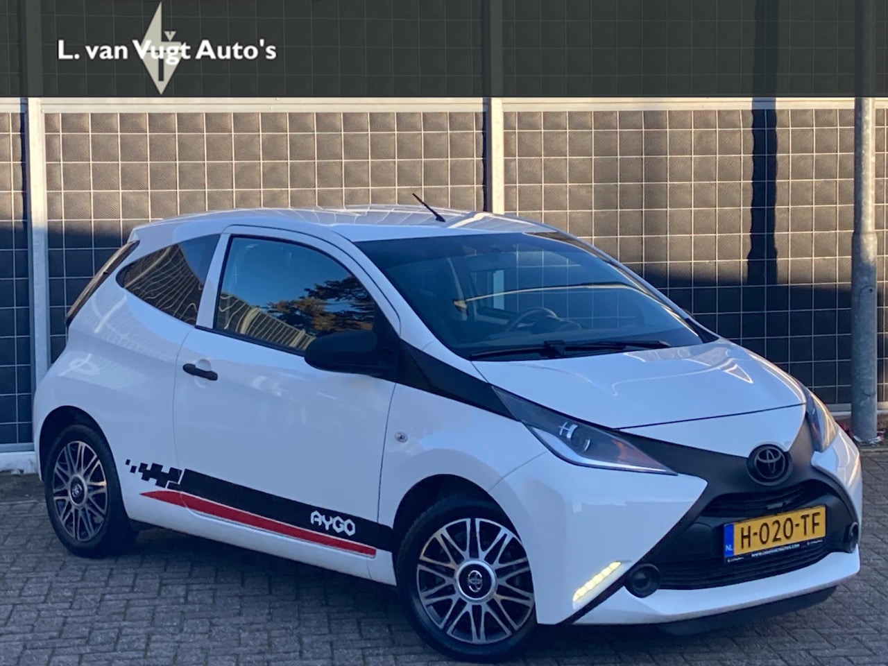 Toyota Aygo - 1.0 VVT-i x-now CarPlay- nieuwe APK - AutoWereld.nl