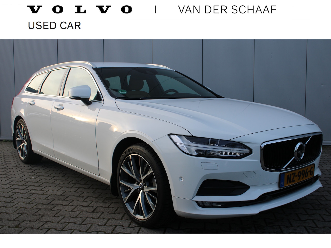 Volvo V90 - D4 Automaat Momentum | Dealer onderhouden | Leder  | Full LED | - AutoWereld.nl