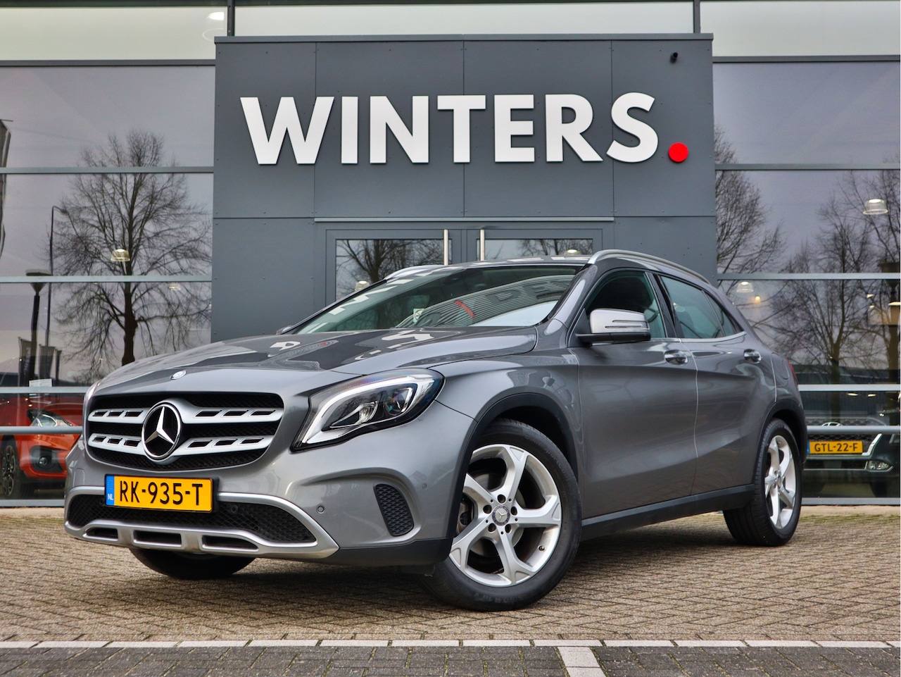 Mercedes-Benz GLA-Klasse - 180 Business Solution Automaat Trekhaak Navi+BT+Camera Cr.Control LED Airco PDC V+A 81000k - AutoWereld.nl