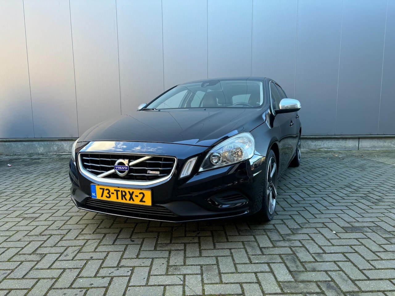 Volvo V60 - 1.6 T3 R-Design 1.6 T3 R-Design - AutoWereld.nl