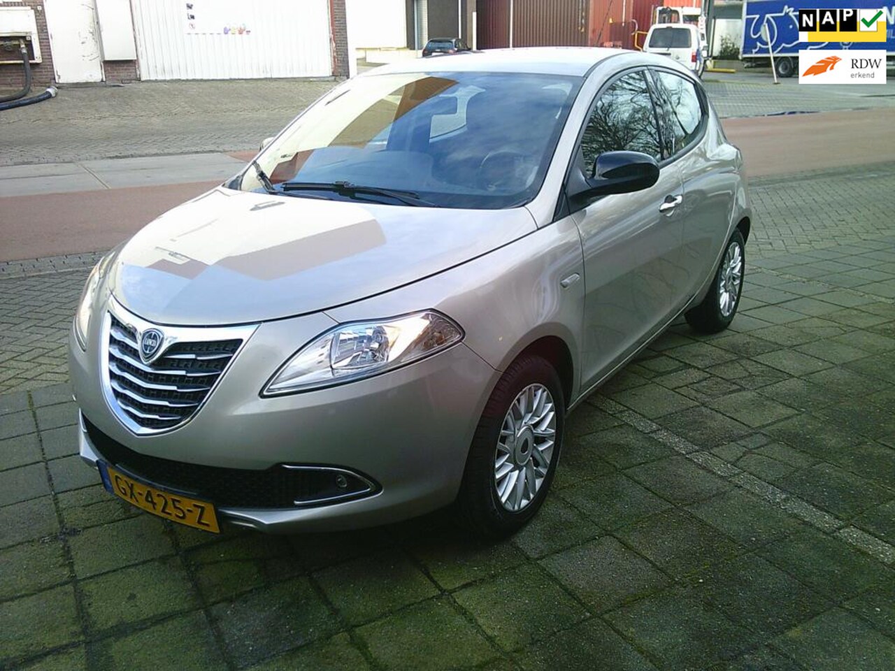 Lancia Y(psilon) - Ypsilon 0.9 TwinAir Silver/nw apk /airco/ nieuwstaat - AutoWereld.nl