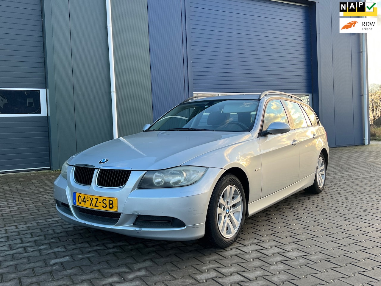 BMW 3-serie Touring - 318i Business Line | Cruise + Clima + Navi - AutoWereld.nl