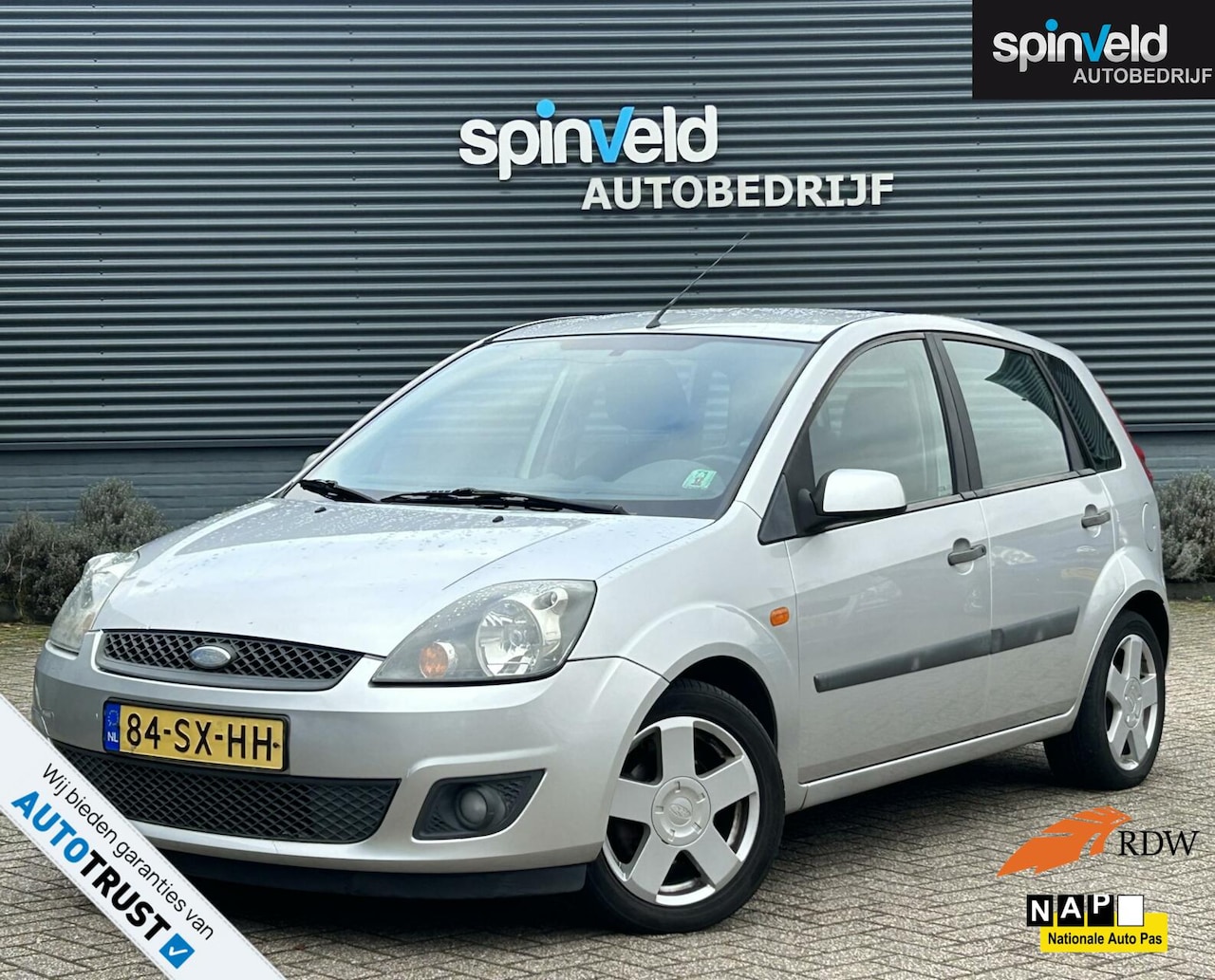 Ford Fiesta - 1.4-16V Futura BJ`06 AUTOMAAT NAP NL Airco Trekhaak - AutoWereld.nl