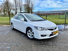 Honda Civic - 1.3 Hybrid Elegance / 95pk / Stoelverwarming / Leder /