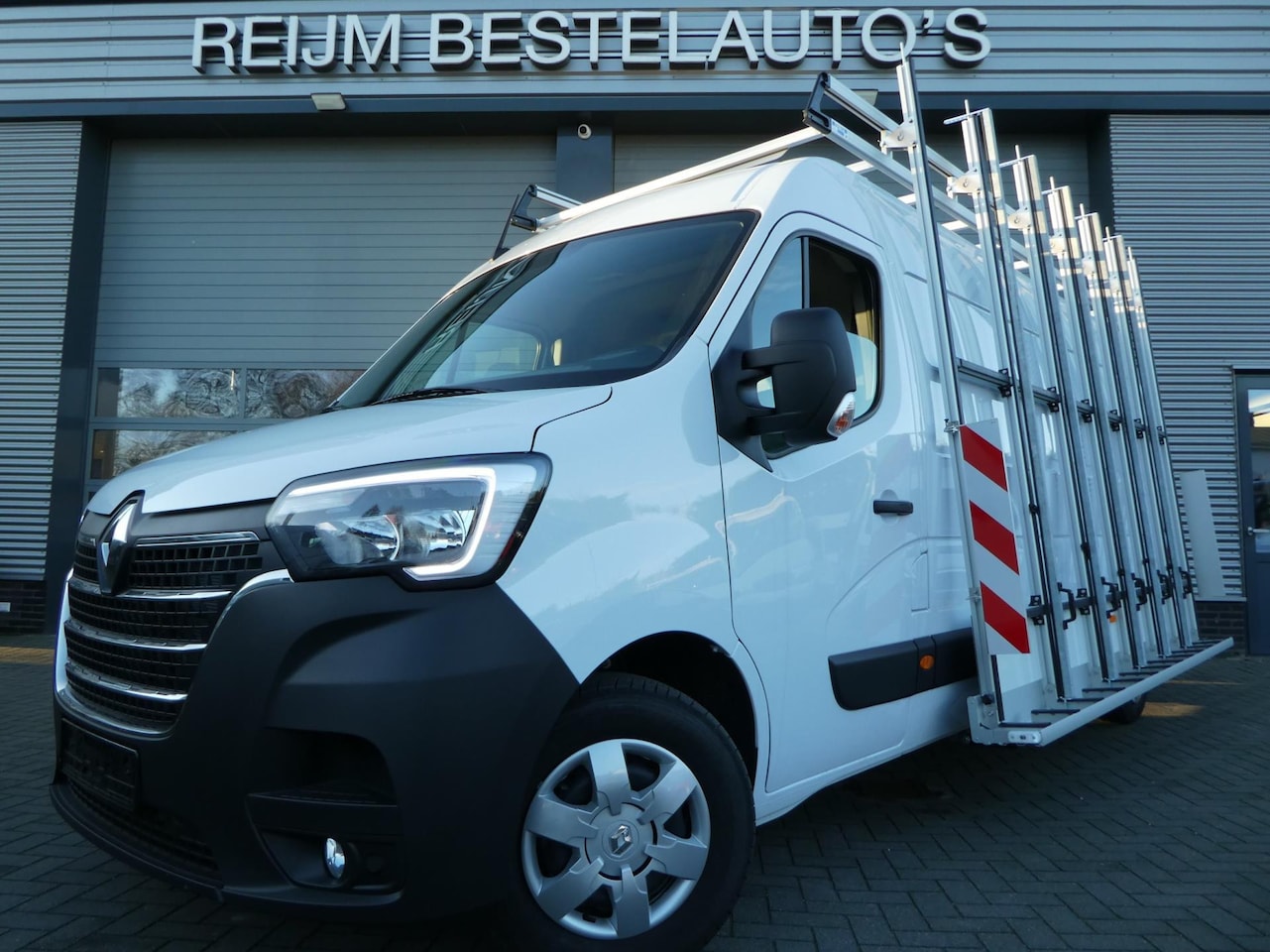 Renault Master - T35 2.3 dCi 150 L3H2 glasresteel glaswagen glasauto - AutoWereld.nl