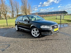 Audi A3 Sportback - 1.6 Ambiente / 102pk / Automatische klimaatregeling /