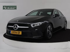 Mercedes-Benz A-klasse - 180 Business Solution Luxury Automaat (SFEERVERLICHTING, CAMERA, NAVI, PDC, NL-AUTO, GOED