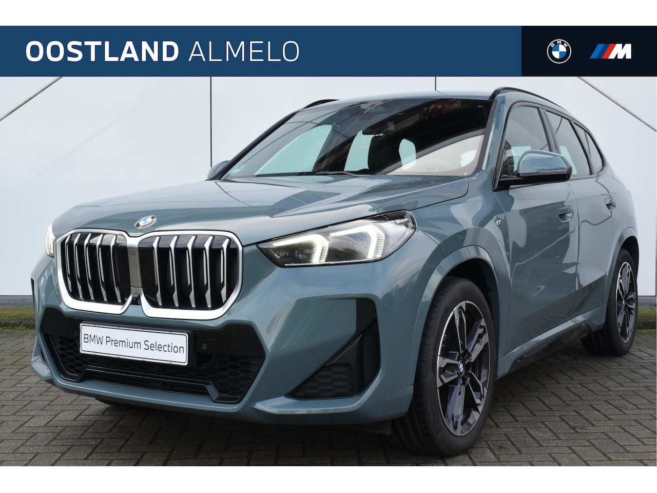 BMW X1 - sDrive20i High Executive M Sport Automaat / Trekhaak / Sportstoelen / Adaptieve LED / Adap - AutoWereld.nl