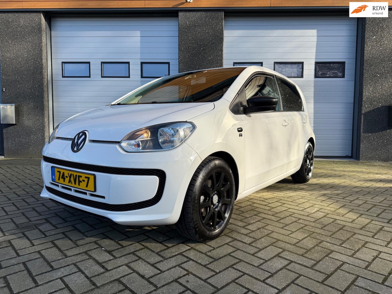 Volkswagen Up! - 1.0 move up! BlueMotion 5DRS/AIRCO/SPORT UITVOERING - AutoWereld.nl