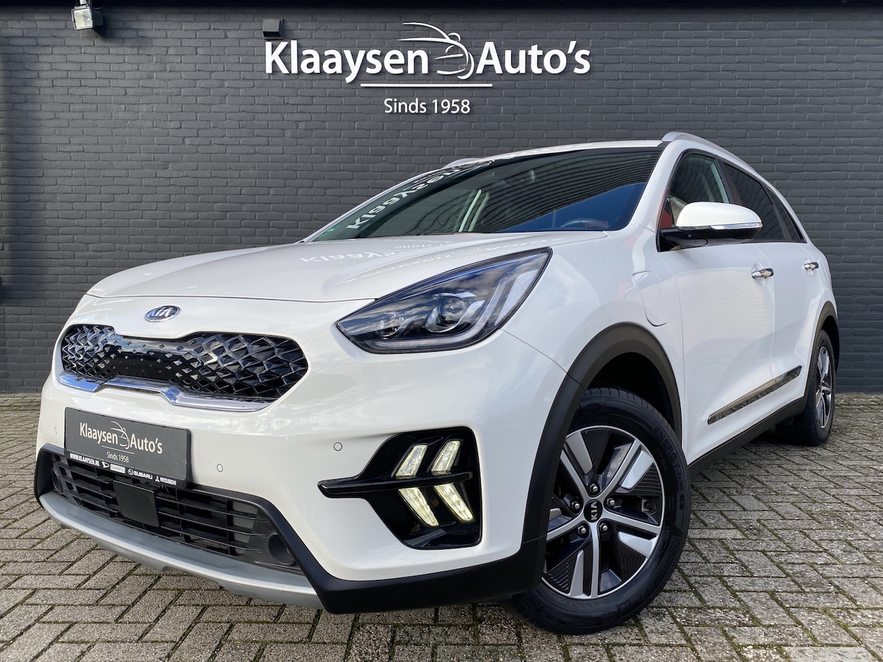 Kia Niro - 1.6 GDi PHEV DynamicPlusLine AUT. | 1e eigenaar | dealer onderh. | leder interieur | navig - AutoWereld.nl