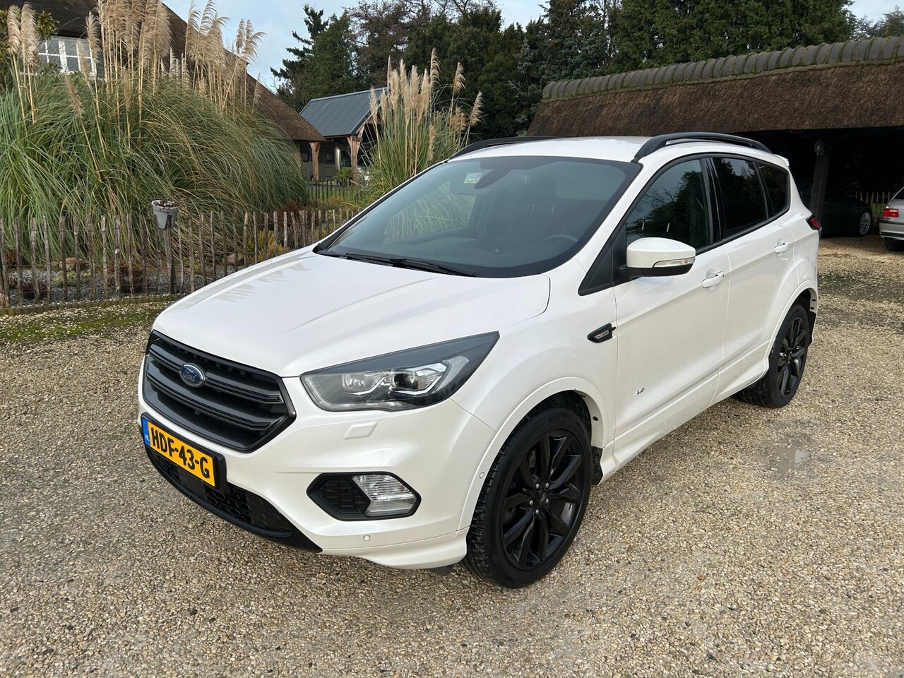 Ford Kuga - 1.5 ST Line 4x4 Automaat Leder - AutoWereld.nl