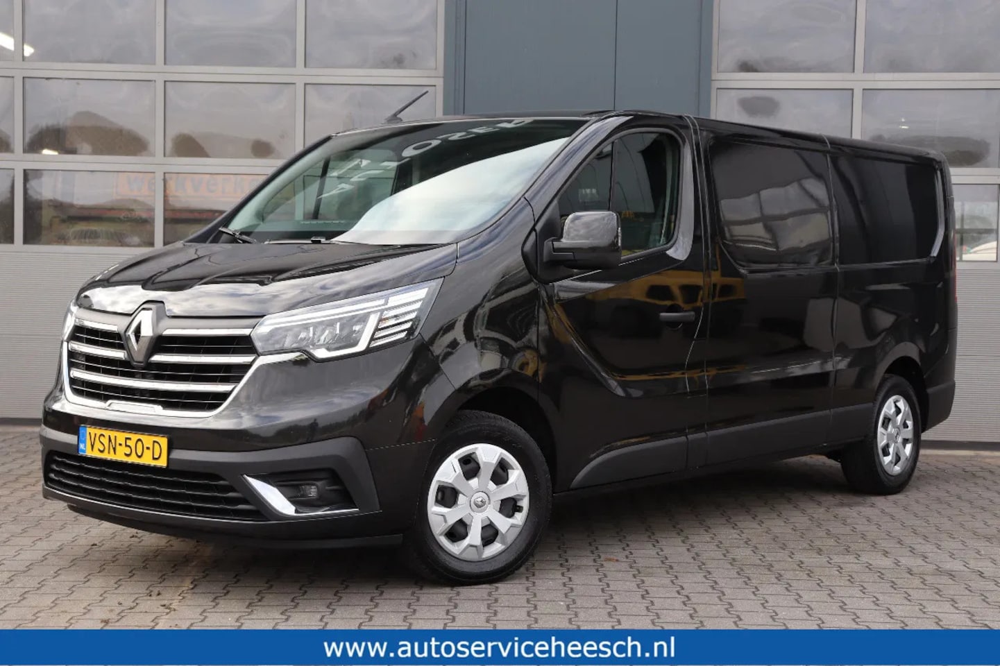 Renault Trafic - 2.0 DCI 150PK L2H1 l NIEUW MODEL l AUTOMAAT l NAVI l CAMERA - AutoWereld.nl