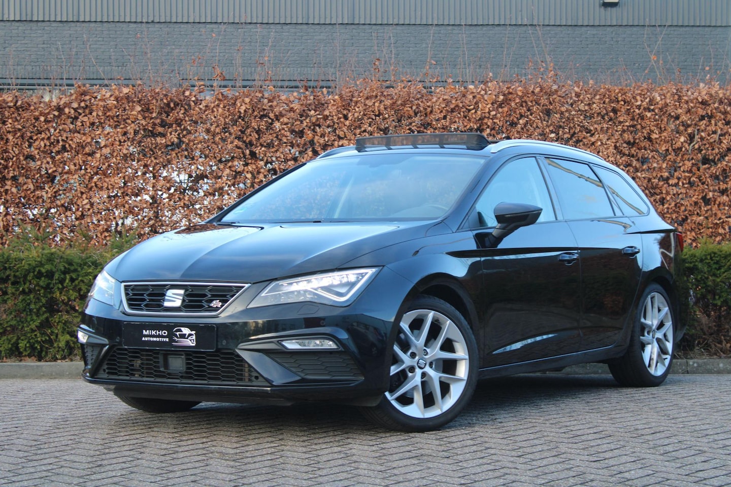 Seat Leon ST - 1.8 TSI FR | Panoramadak | Apple carplay | Stoelverwarming | Sfeerverlichting | Adaptive C - AutoWereld.nl