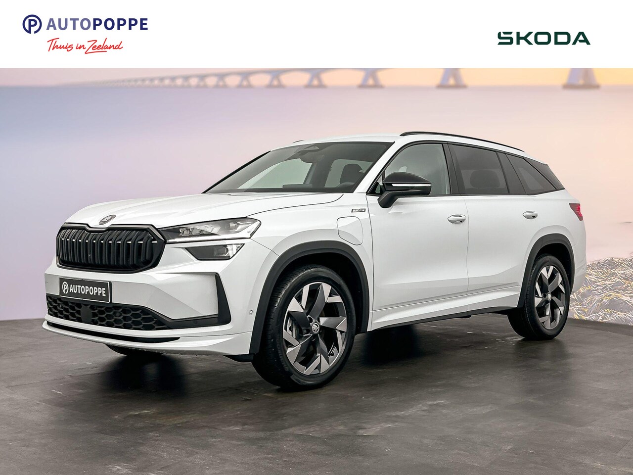 Skoda Kodiaq - 1.5 TSI PHEV Sportline Business Trekhaak - LM 19 inch - 360 Camera - AutoWereld.nl