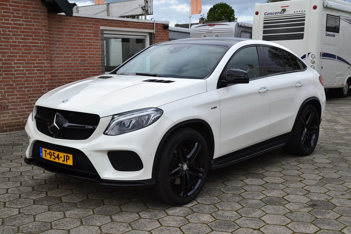 Mercedes-Benz GLE-Klasse Coupé - 43 AMG 4Matic coupe model 2016 automaat airco navi camera panoramadak elect trekhaak vol v - AutoWereld.nl