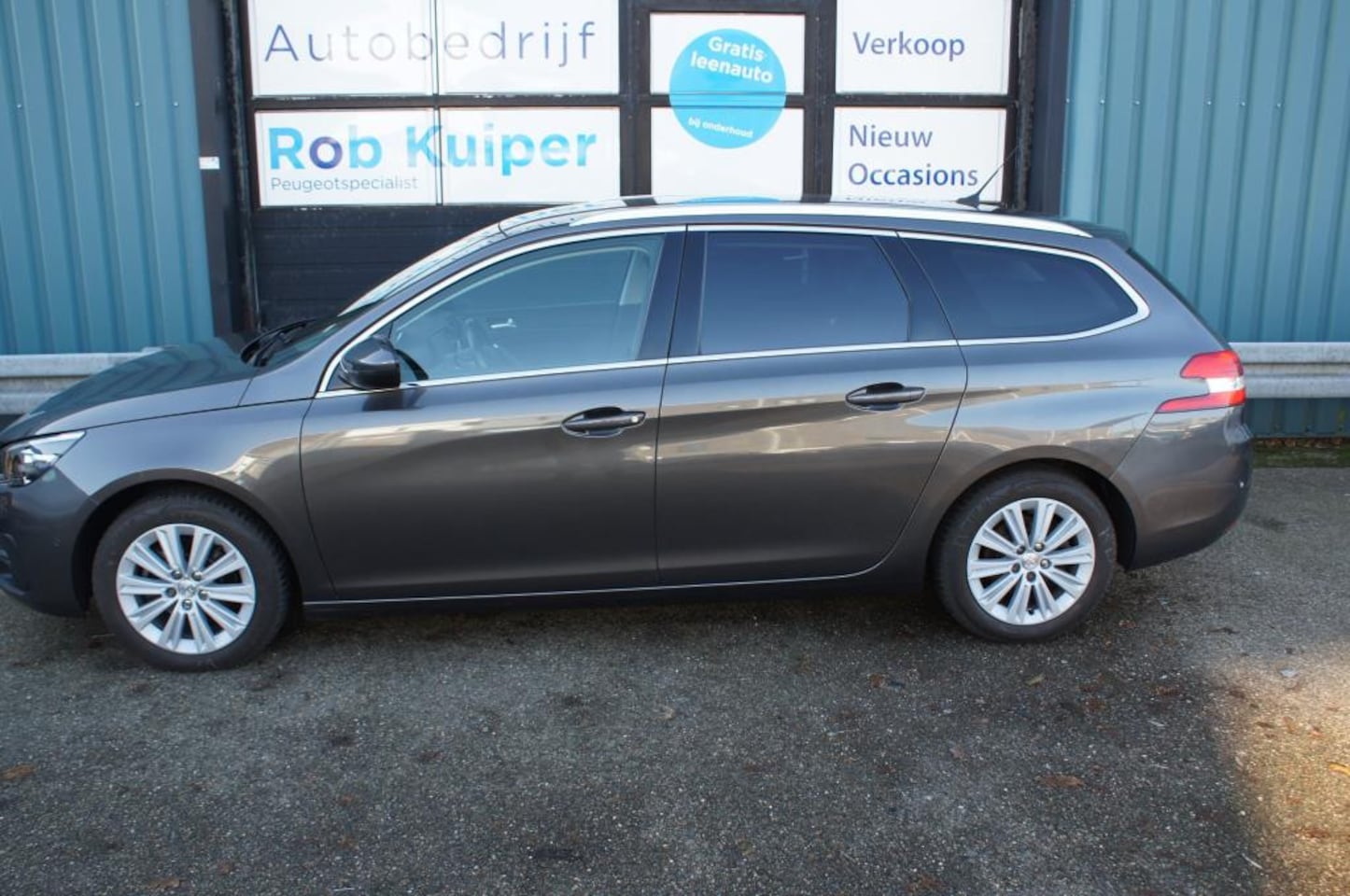 Peugeot 308 SW - 1.2 PureTech Allure automaat - AutoWereld.nl