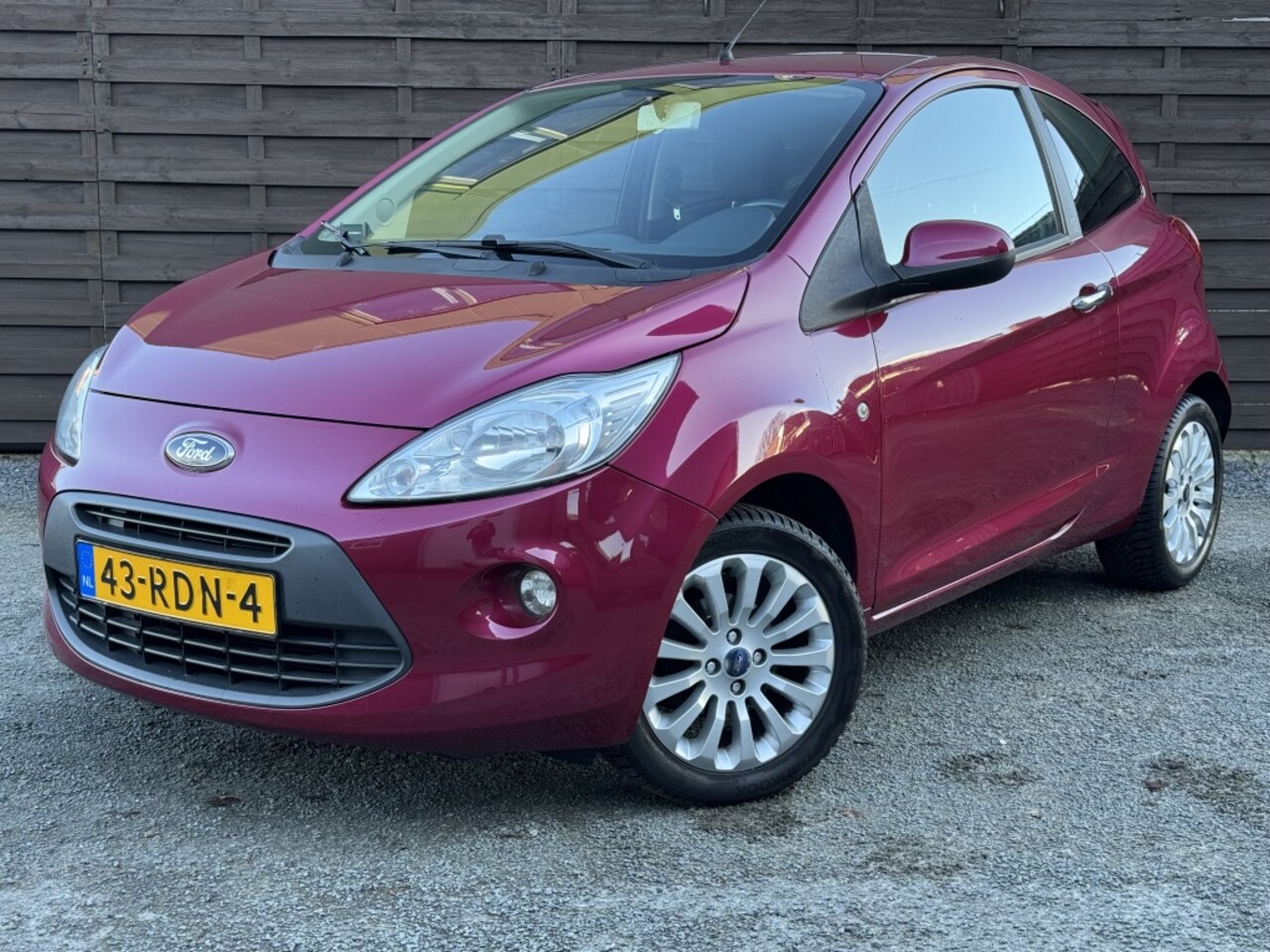 Ford Ka - 1.2 Titanium X / Airco / LM / NW APK - AutoWereld.nl