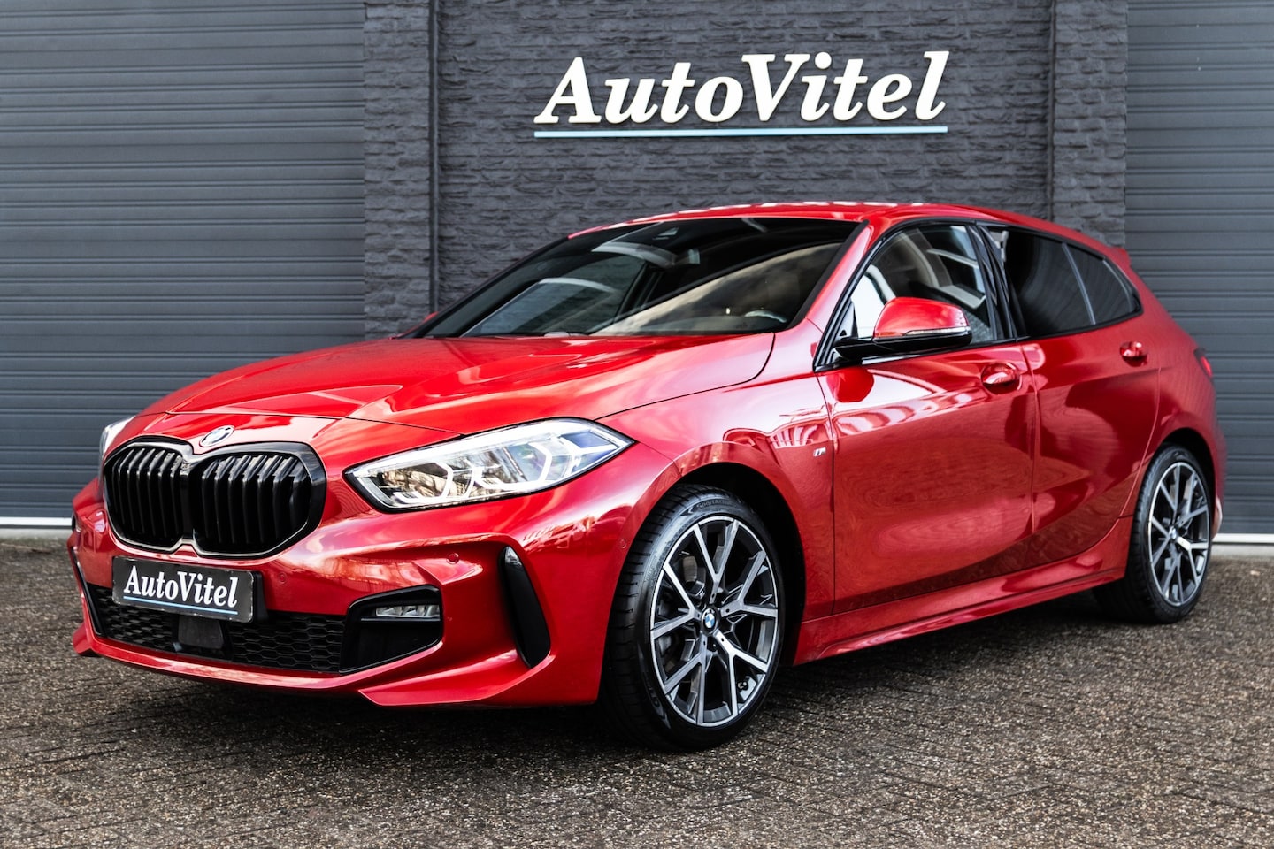 BMW 1-serie - 118i M Sport | Achteruitrijcamera | Achterspoiler | Stoelverwarming | Fabr. Garantie - AutoWereld.nl