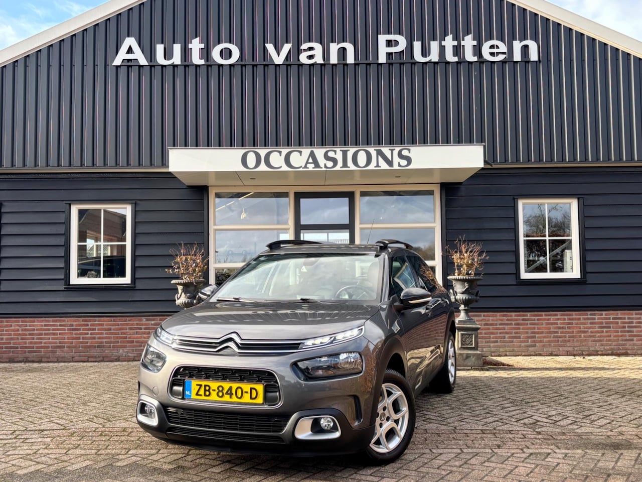 Citroën C4 Cactus - 1.2 PureTech / Navigatie / NAP / Parkeersensoren / Apple CarPlay / Elek. ramen / Cruise co - AutoWereld.nl