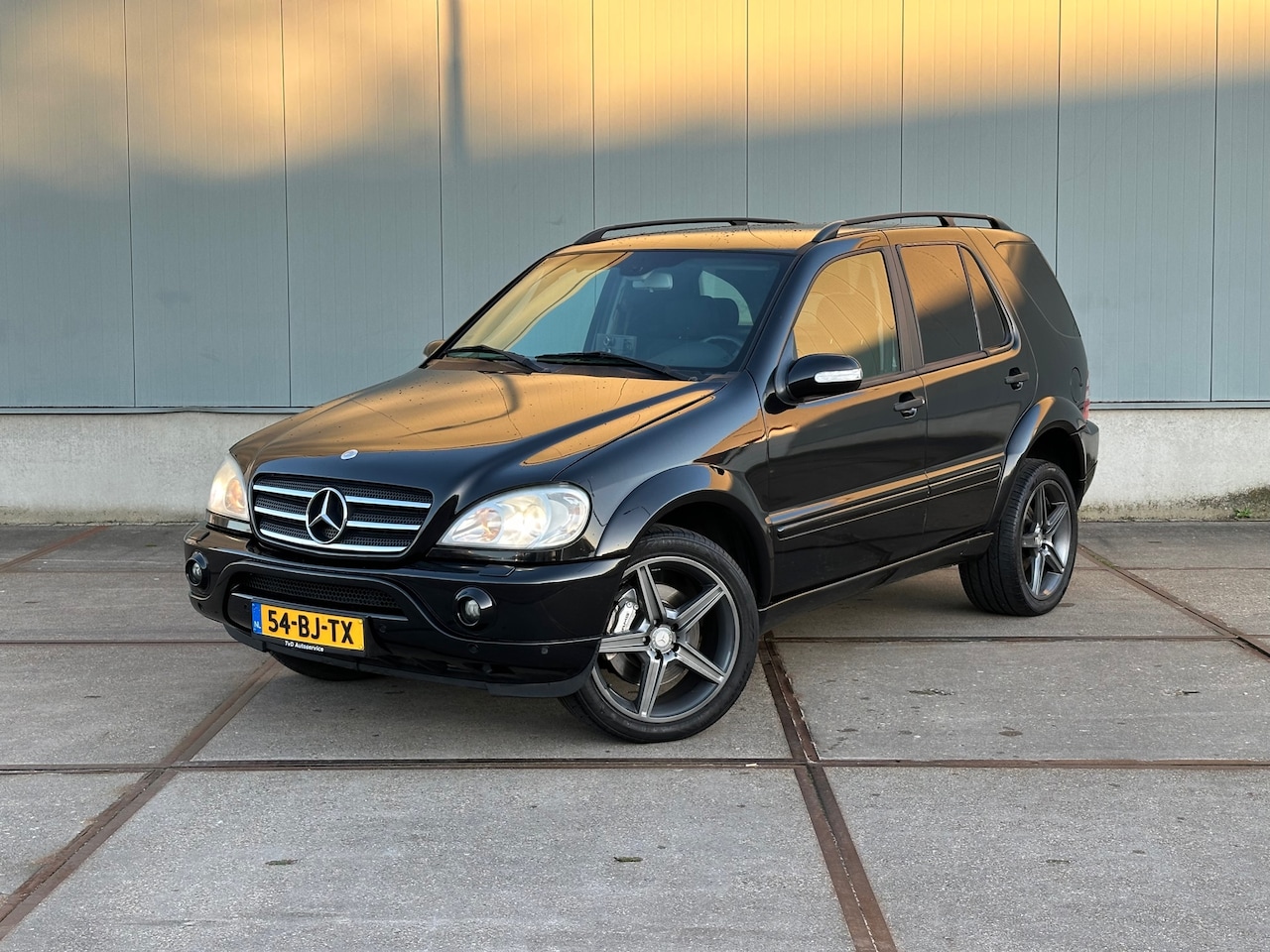 Mercedes-Benz M-klasse - 270 CDI AMG pakket grijs kenteken NAP! - AutoWereld.nl