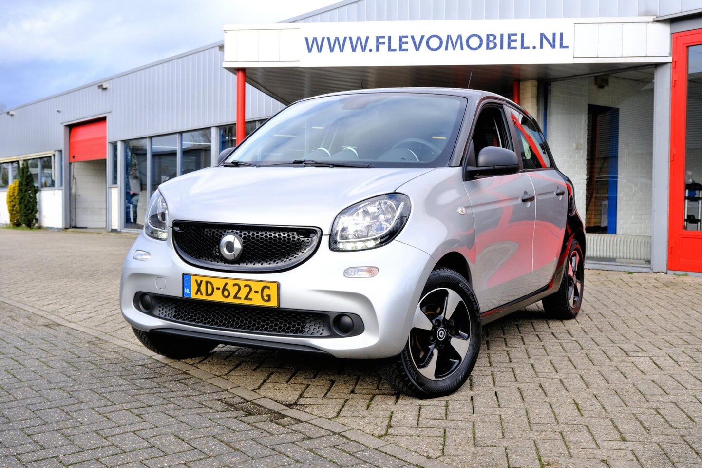 Smart Forfour - 1.0 Business Solution 5-drs Clima|LMV|Cruise - AutoWereld.nl