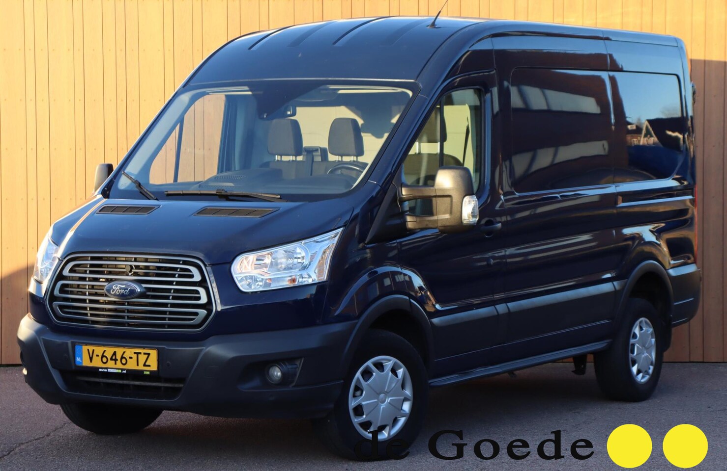 Ford Transit - 350 2.0 TDCI L2H2 Trend 130pk a.camera trekhaak org. NL-auto - AutoWereld.nl