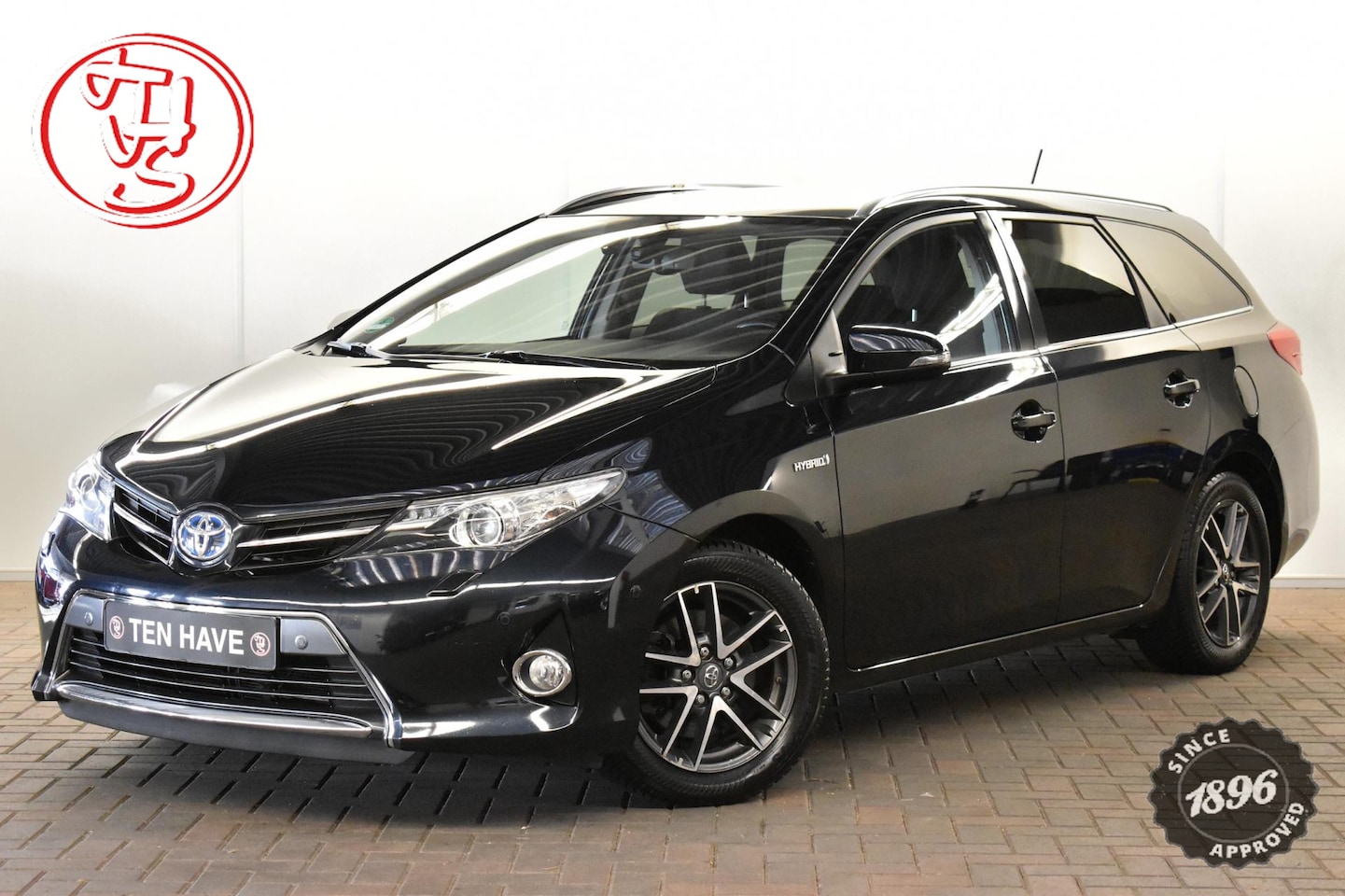 Toyota Auris Touring Sports - 1.8 Hybrid Lease+ PANO|TREKHAAK|CAMERA|CLIMA|CRUISE - AutoWereld.nl