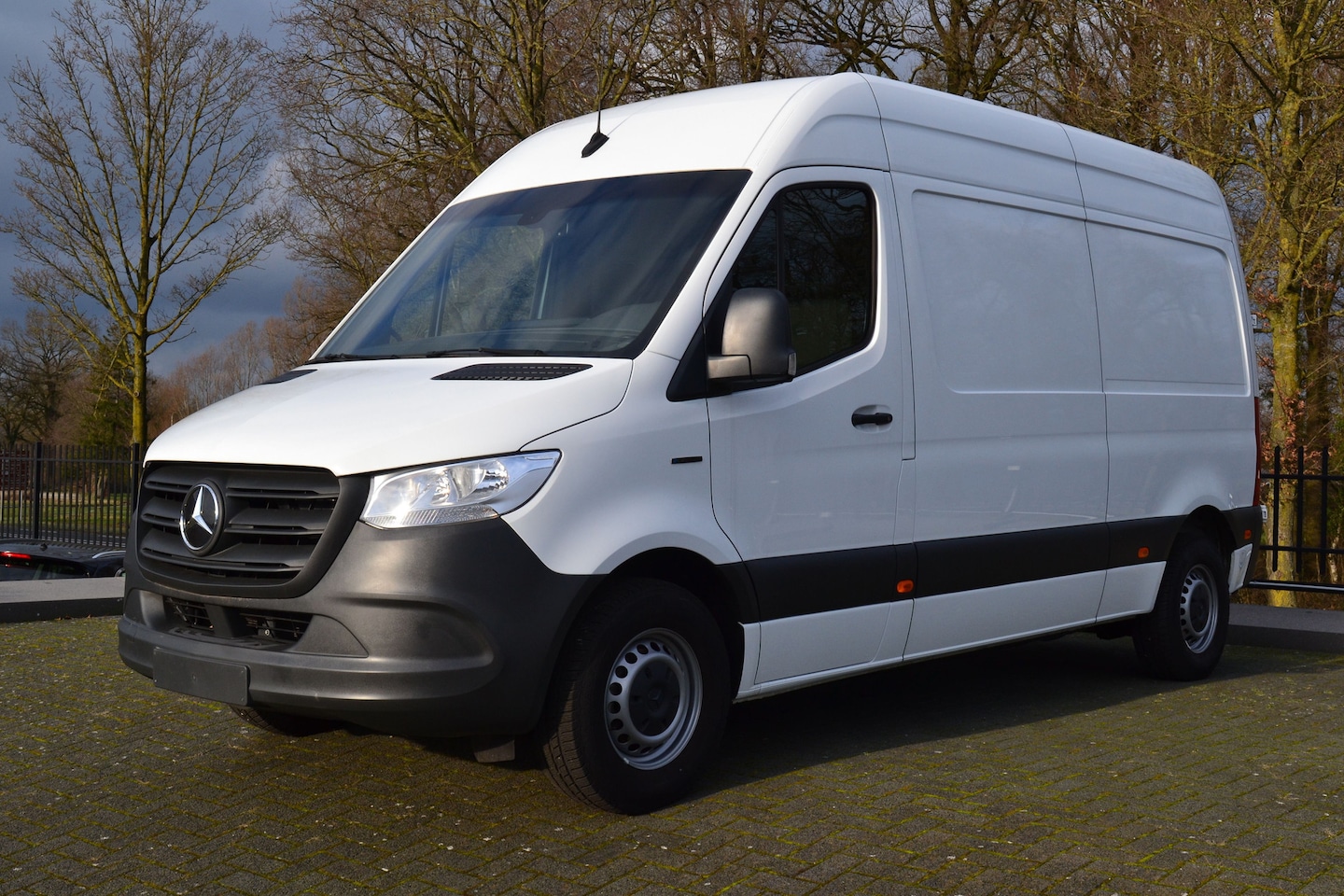 Mercedes-Benz eSprinter - 312 KA L2H2 - AutoWereld.nl