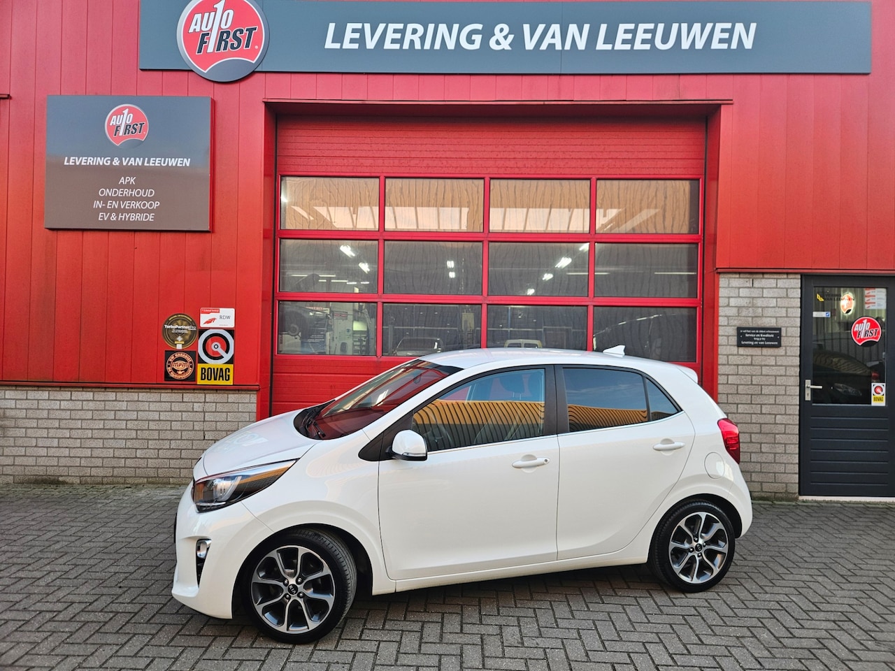 Kia Picanto - 1.0 CVVT Design Edition Lederen bekleding/ Navigatie/ LM velgen/ Rijklaarprijs - AutoWereld.nl