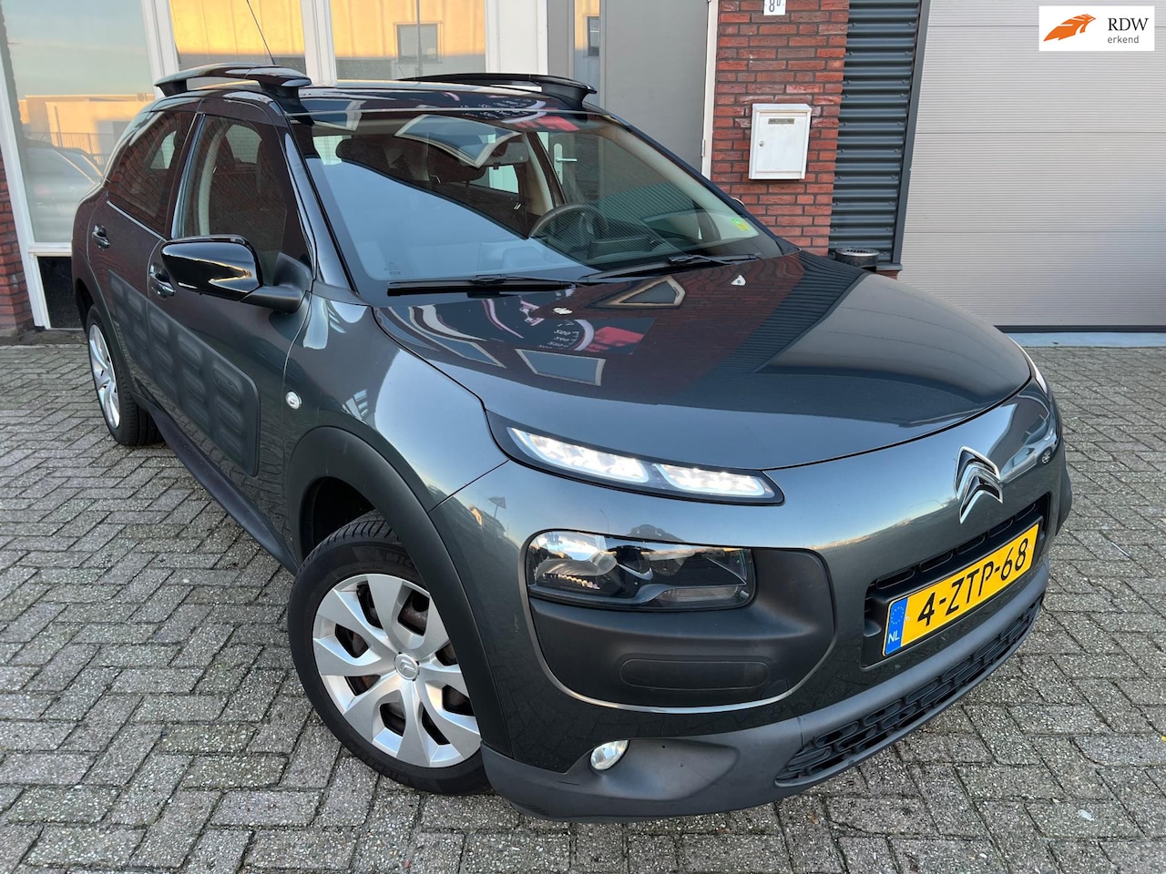 Citroën C4 Cactus - 1.2 PureTech Feel / Clima / Navi / LED / NAP - AutoWereld.nl