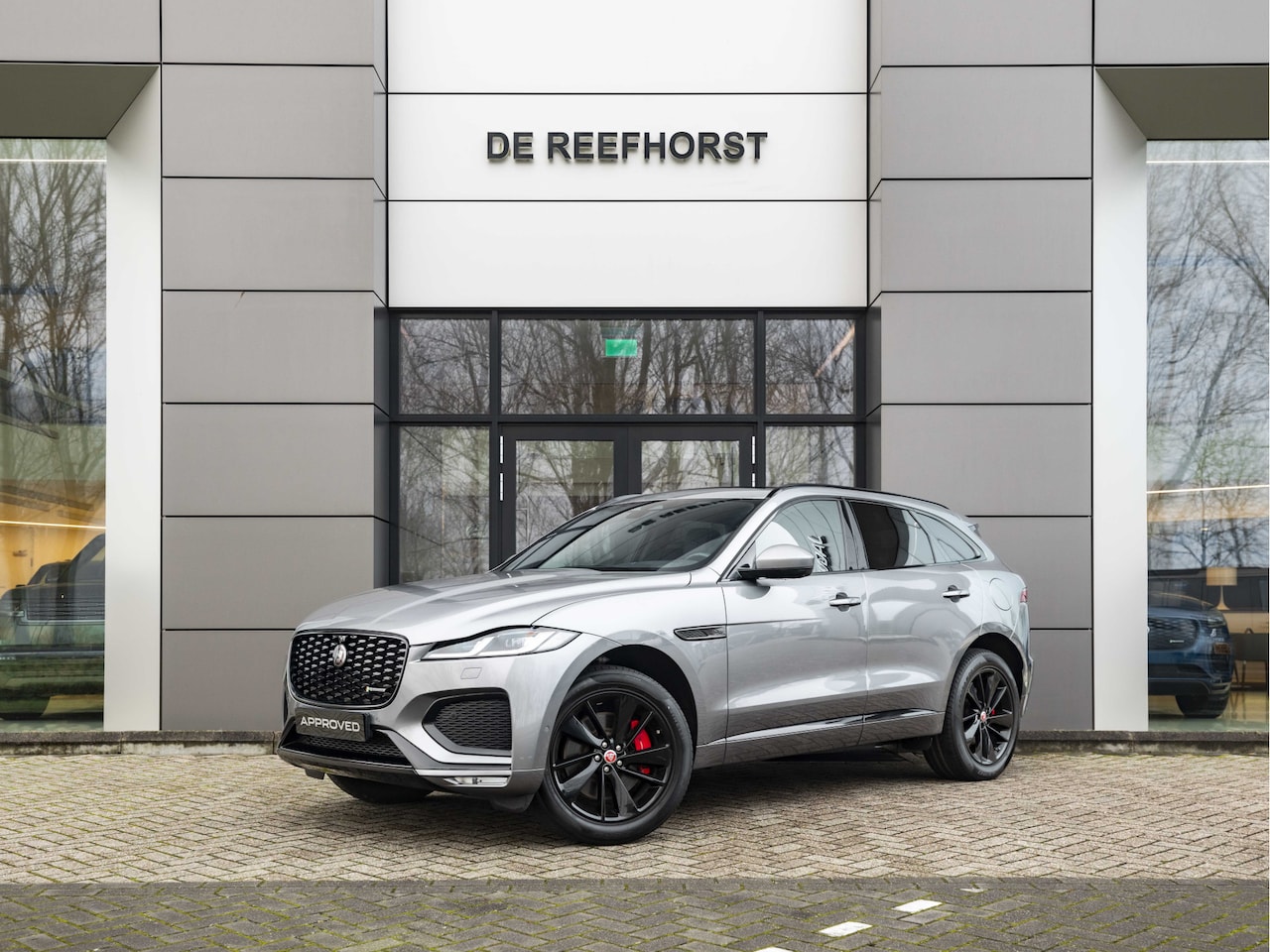 Jaguar F-Pace - P400e PHEV R-Dynamic S Cold Climate Pack| Black Pack| Driver Assistance Pack| - AutoWereld.nl