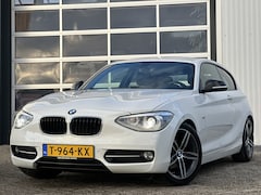 BMW 1-serie - 116i Business Sport 136pk | Bi-Xenon Koplampen | Climate Control | Pdc voor en achter | St