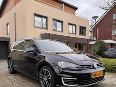 Volkswagen Golf - 1.4 TSI GTE Navi/Parkeersensoren/Lichtmetalen velgen