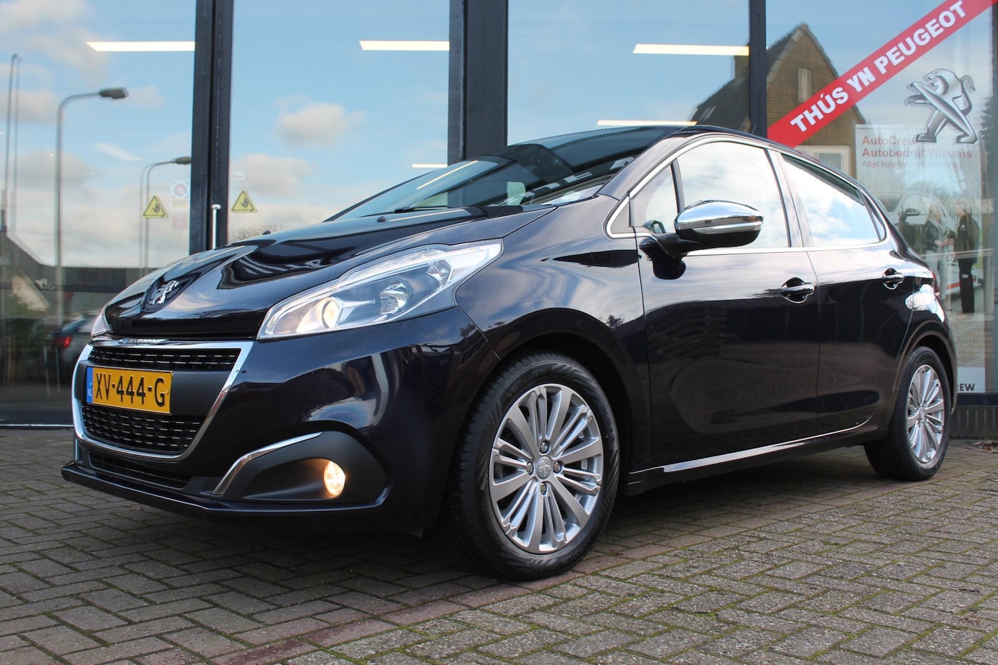 Peugeot 208 - 1.2 PureTech Blue Lease Allure Trekhaak/Nap/Lmv/Airco! - AutoWereld.nl