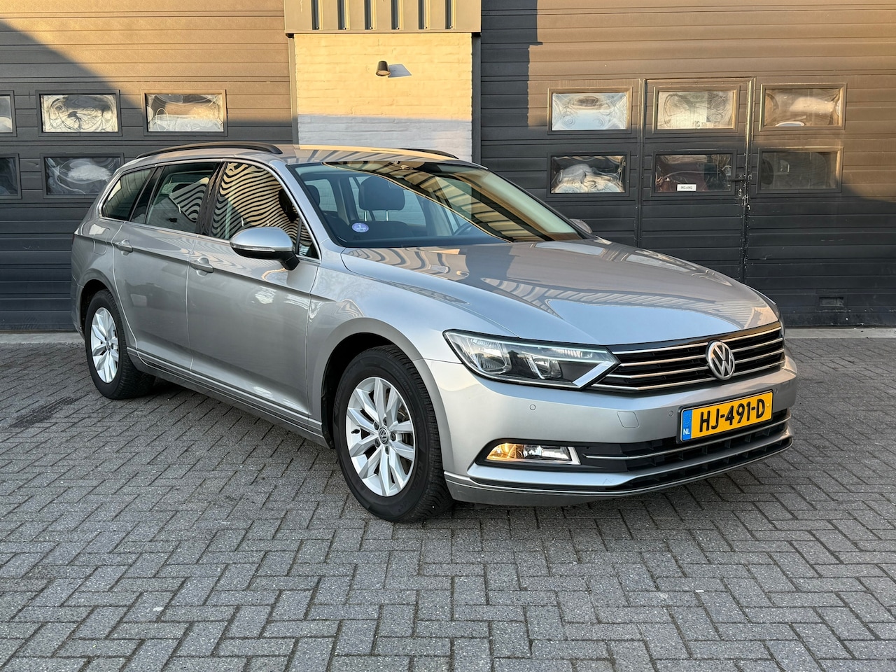 Volkswagen Passat Variant - 1.4 TSI ACT Highline 1.4 TSI ACT Highline, Stoelverwaming, Airco, Pdc - AutoWereld.nl