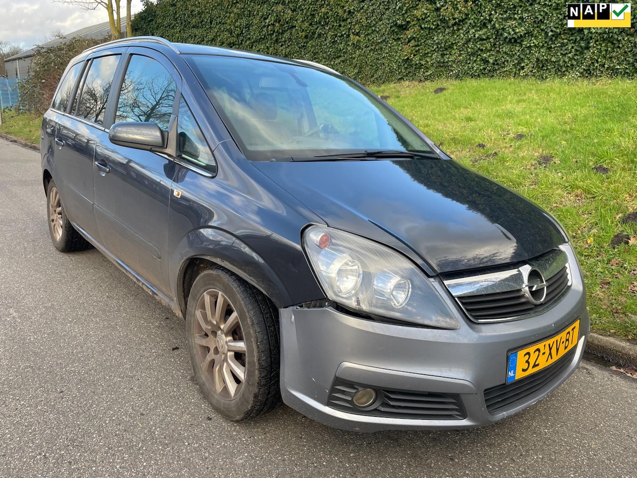 Opel Zafira - 1.8 automaat - Kleine schade - Little damage - AutoWereld.nl