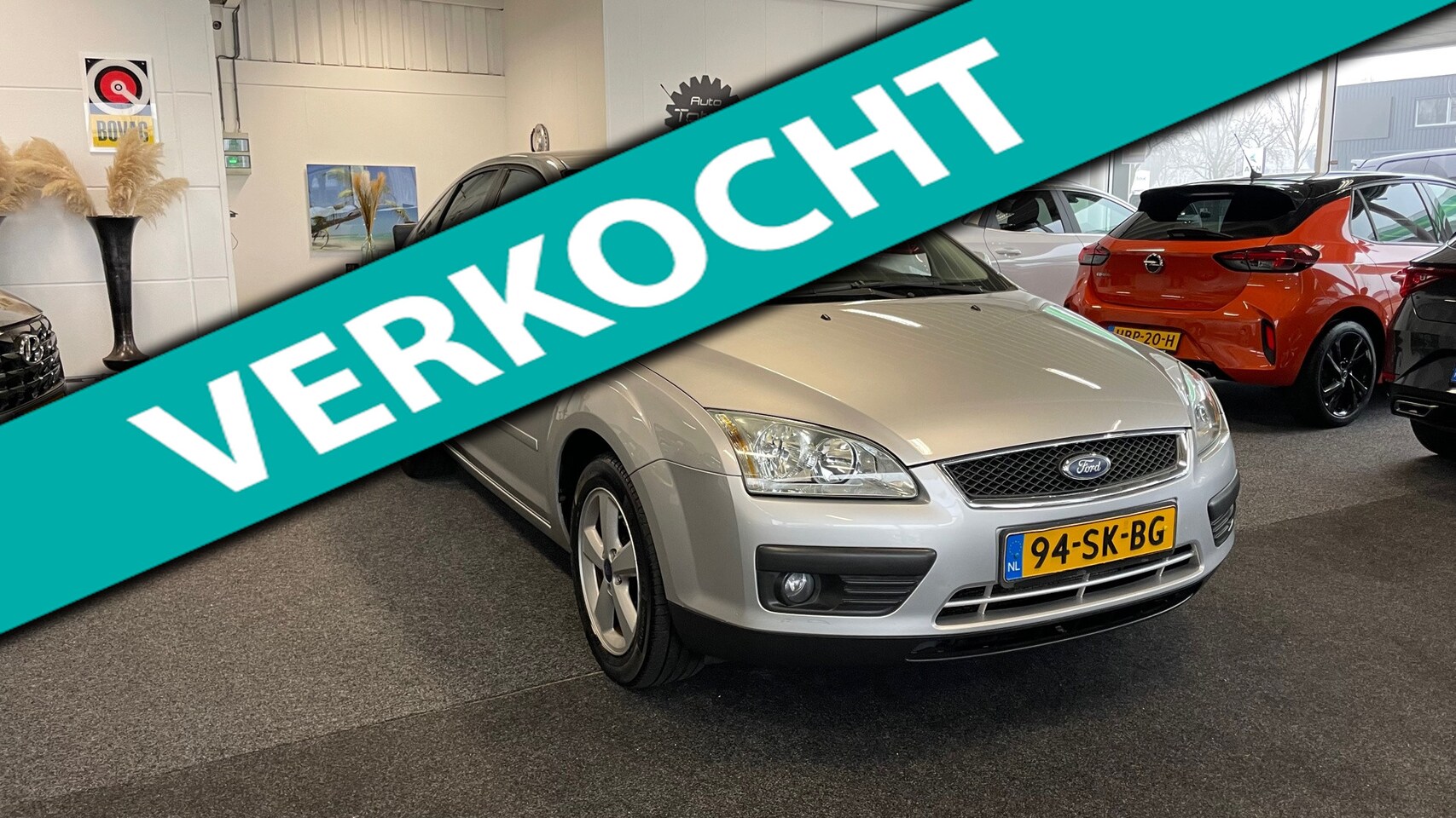 Ford Focus - 1.6-16V Ghia 1.6-16V Ghia, Airco, Cruise, Trekhaak, Lichtmetaal. - AutoWereld.nl