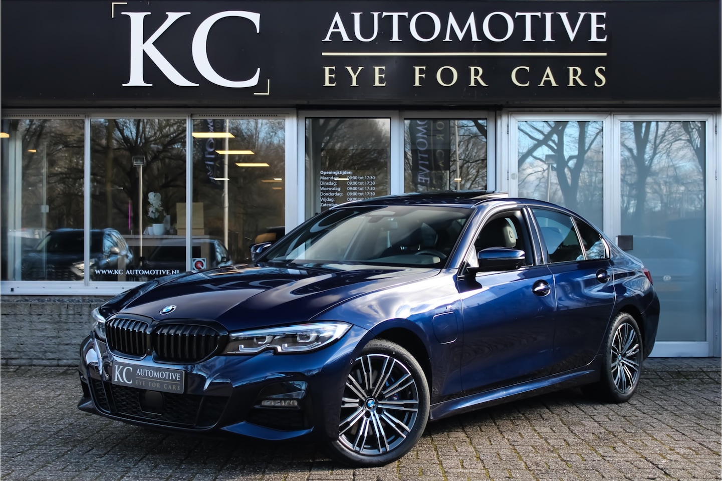 BMW 3-serie - 330e M-Sport | H/K | Schuifdak | Adap. Cruise - AutoWereld.nl