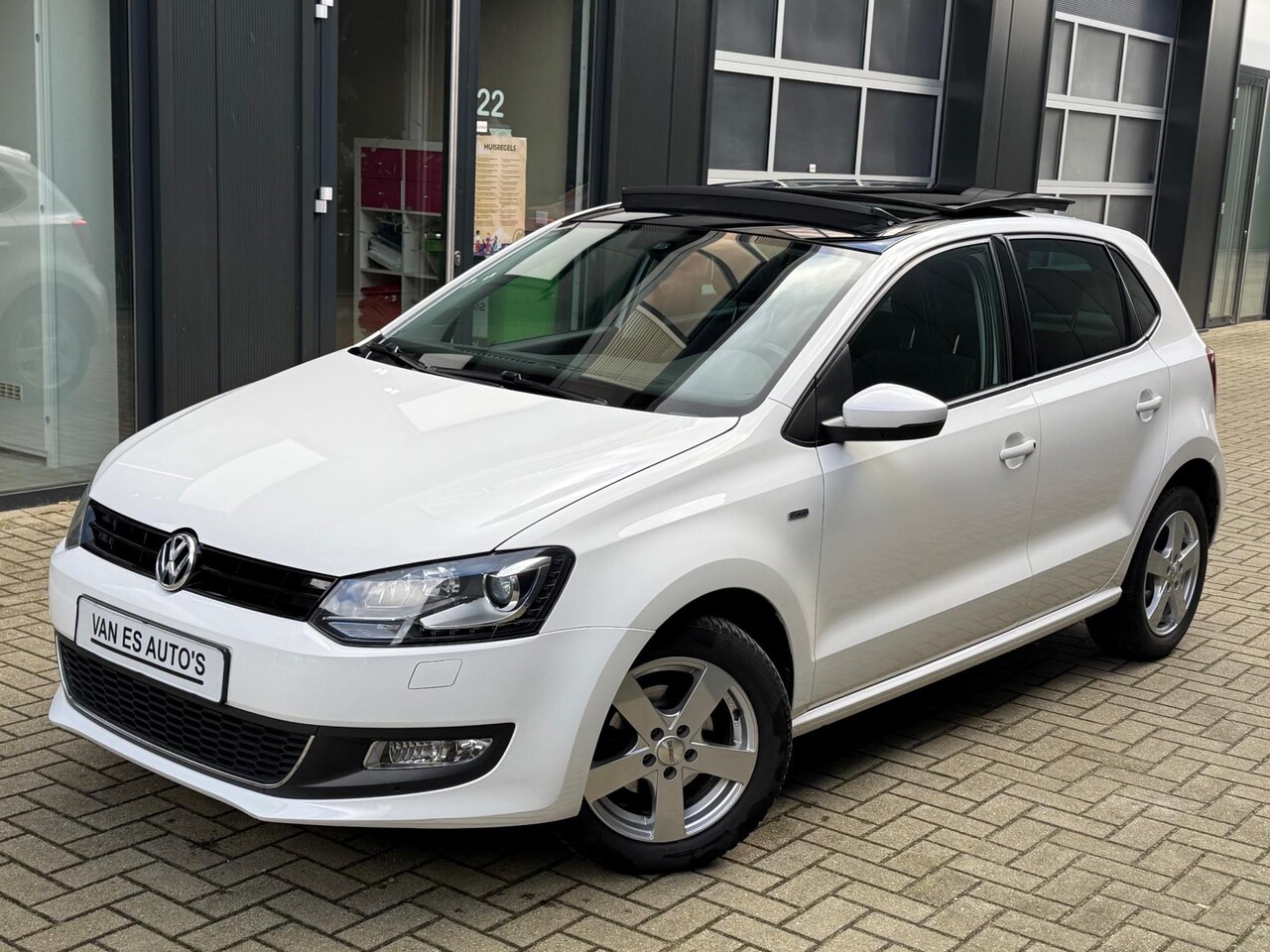 Volkswagen Polo - 1.2 TSI LIFE PANO|XENON|PDC - AutoWereld.nl