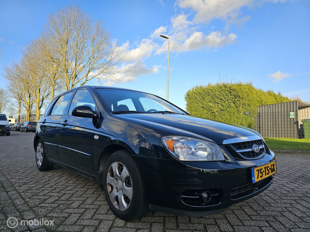 Kia Cerato - 1.6-16V LX Eerste Eigenaar Lpg!! - AutoWereld.nl