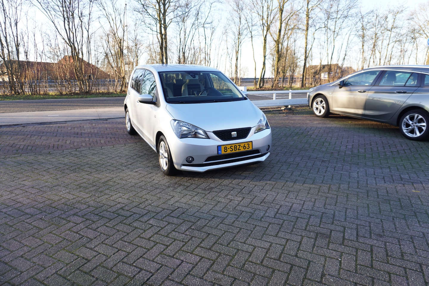 Seat Mii - 1.0 Chill Out LM VELGEN CRUISE NAVI BLUETOOTH - AutoWereld.nl